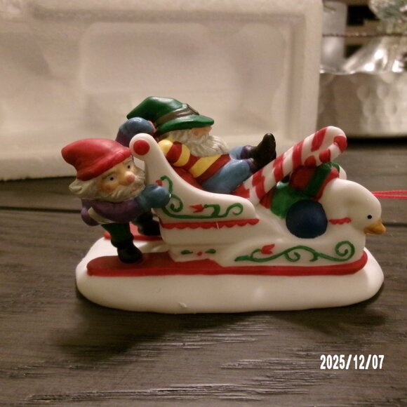 Dept Department 56 North Pole Series Canine Couriers Christmas Dog Sled 56706 - Picture 8 of 9